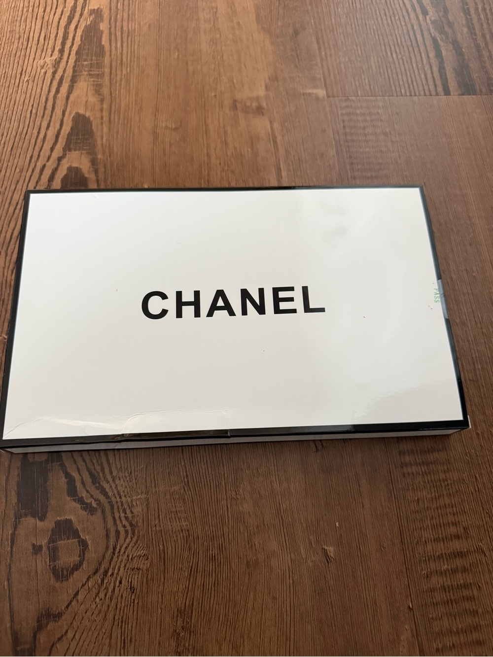 CHANEL BEAUTÊ Handheld Mirror - Picture 6 of 7